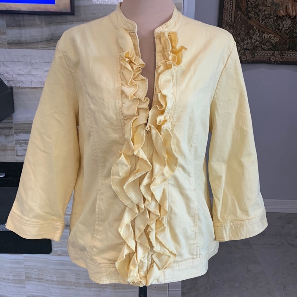 Chico’s Yellow Denim Jean Open Front Ruffle Jacket.‎ Chico’s Size 2 (880)